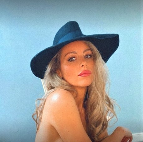 Carly Baker onlyfans nude pictures