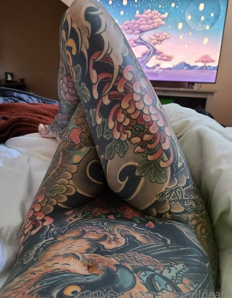 prismofdeath onlyfans strip tease