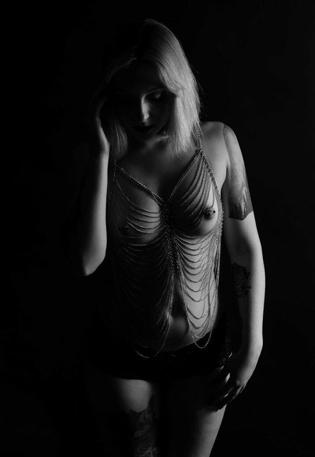 Midnight Mary onlyfans porn leaks