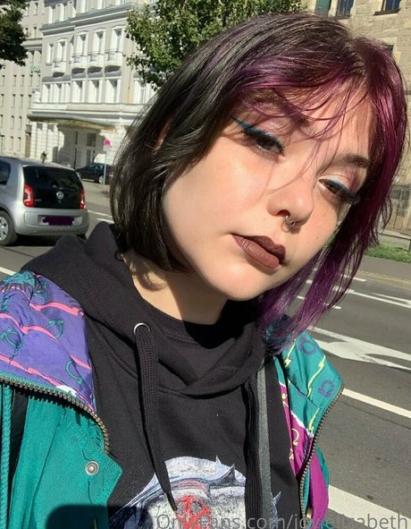 joy elizabeth naked leaked onlyfans