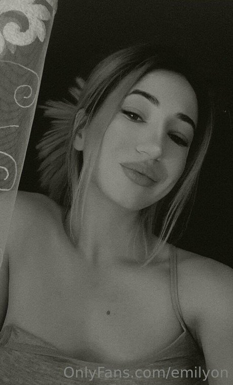 emilyon onlyfans nudes