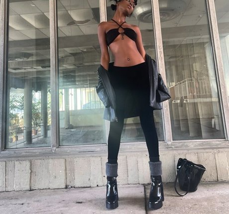 Mila Mars topless onlyfans