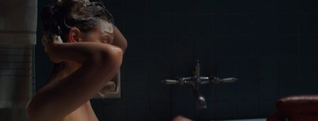 Mia Goth onlyfans sex