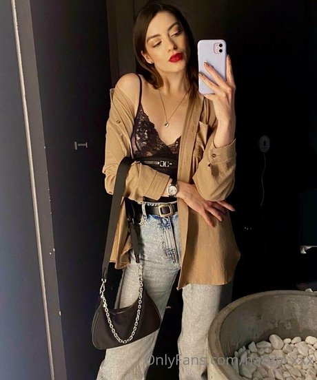 scarlett oharra onlyfans sexy