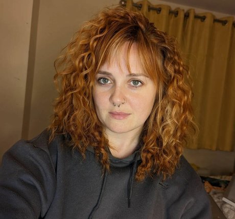 constanceflame onlyfans strip