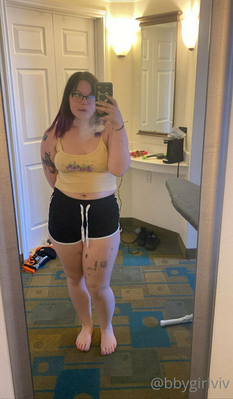 bbygirlviv onlyfans nudes