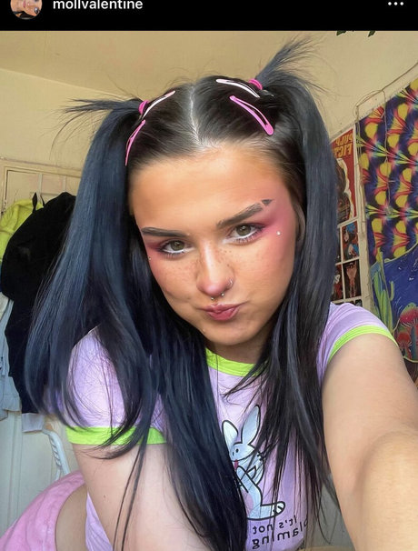 Moll Valentine onlyfans leaks
