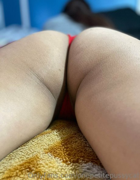 onepetitepussycat onlyfans page