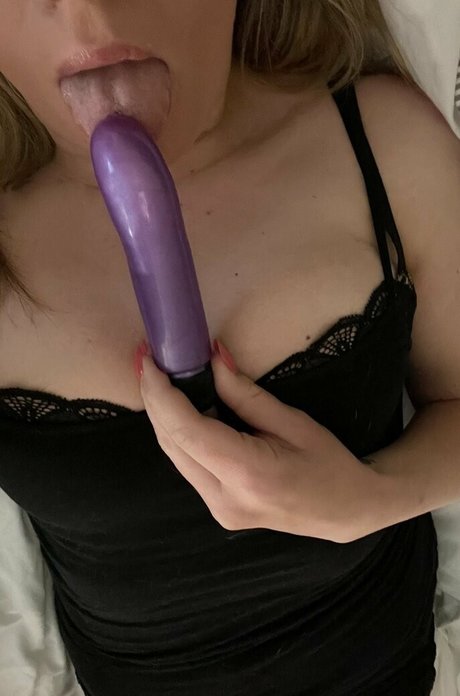 actualgoodgirl onlyfans nude leaks