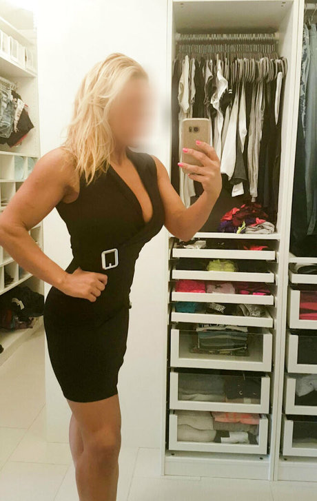 milf glasses onlyfans best illustration