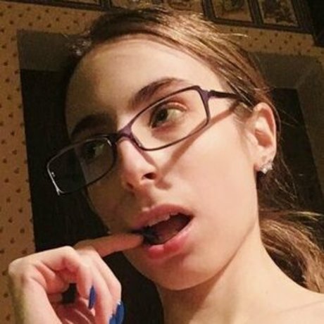 Lee Lee Fazo nude only fans