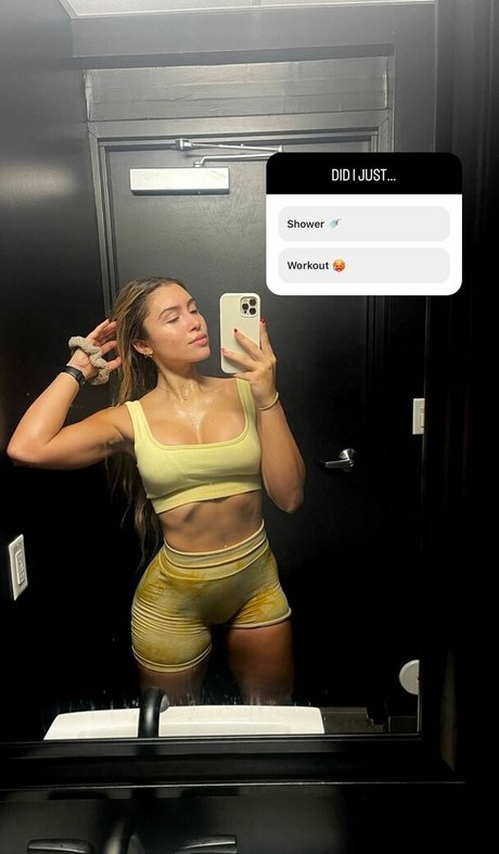 Andrea Paola Carmona onlyfans leak