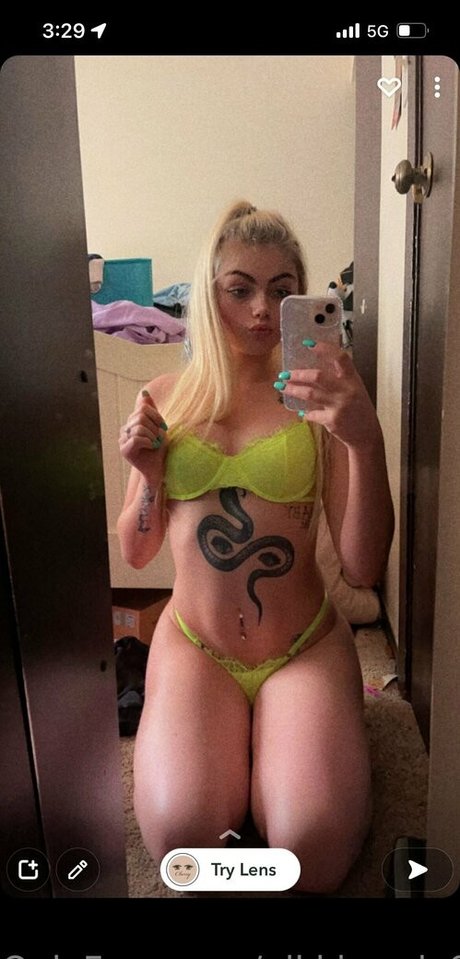 nikkimarie999 feet onlyfans