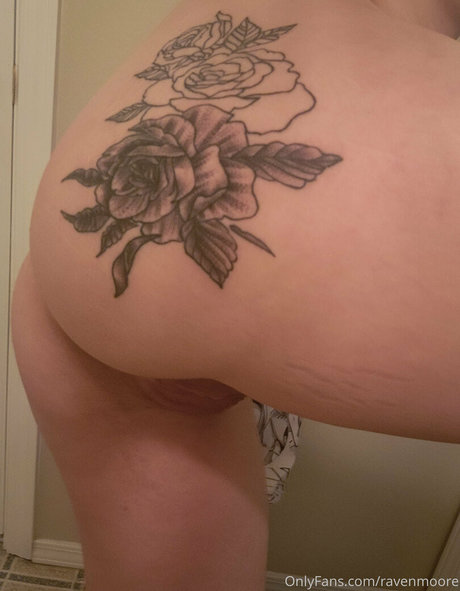 ravenmoore onlyfans nudes leaks
