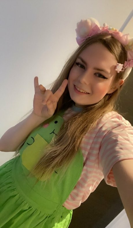 xmaddiemoonx onlyfans naked