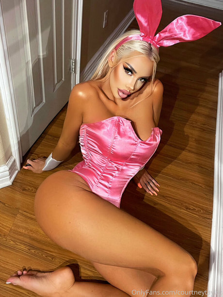 courtneytaylor onlyfans nsfw