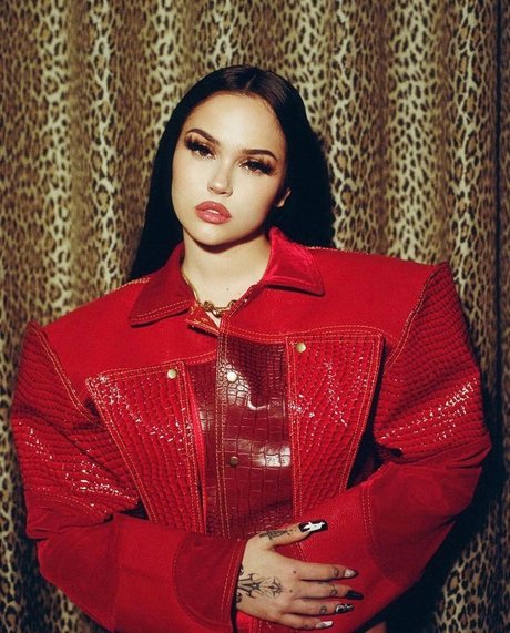 Maggie Lindemann leaks onlyfans porn