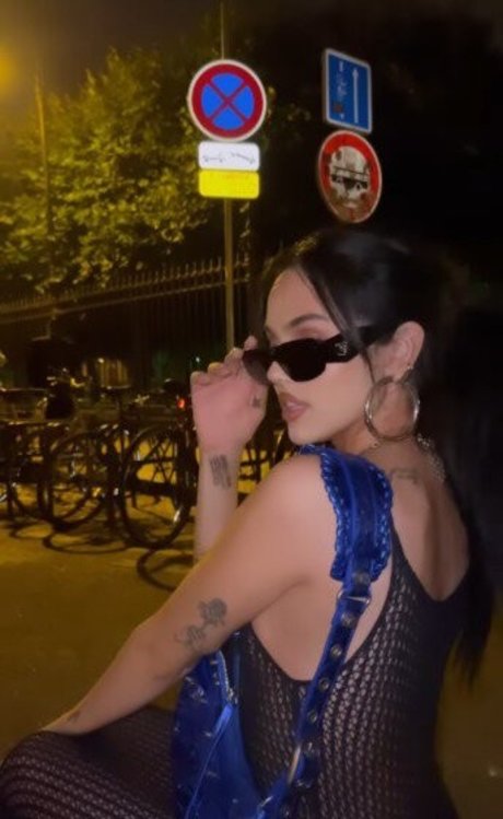 Maggie Lindemann onlyfans topless