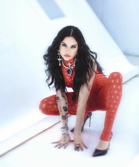 Maggie Lindemann onlyfans for free