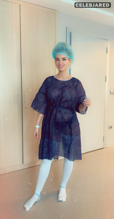 Charlotte Knight onlyfans strip tease