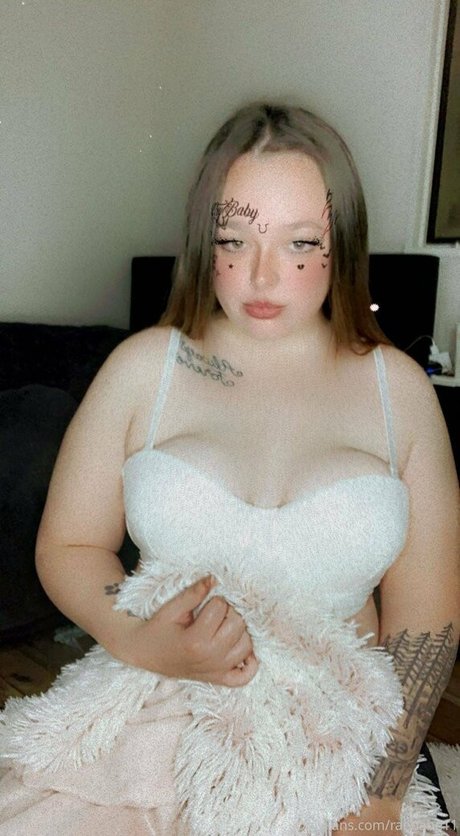 raebabe11 onlyfans content