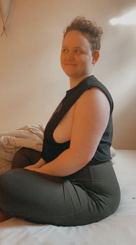 hunnybeesarecool onlyfans boobs