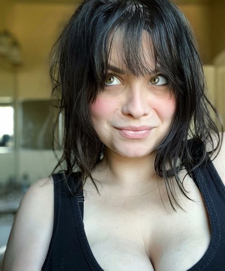 JuliaThongg porn only fans