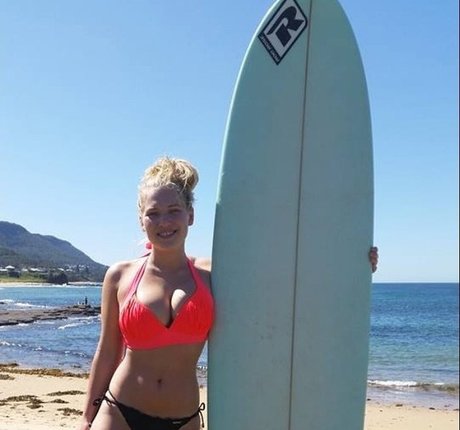 Anja Nissen onlyfans nude photos