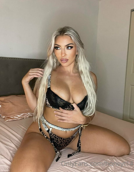 honeyt14 onlyfans nudes leak