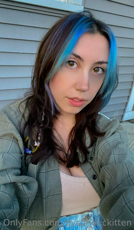 dysphorickitten onlyfans post