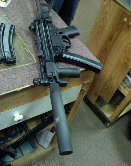 adelezora leefree onlyfans pics