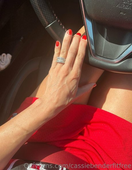 cassiebenderfitfree onlyfans.