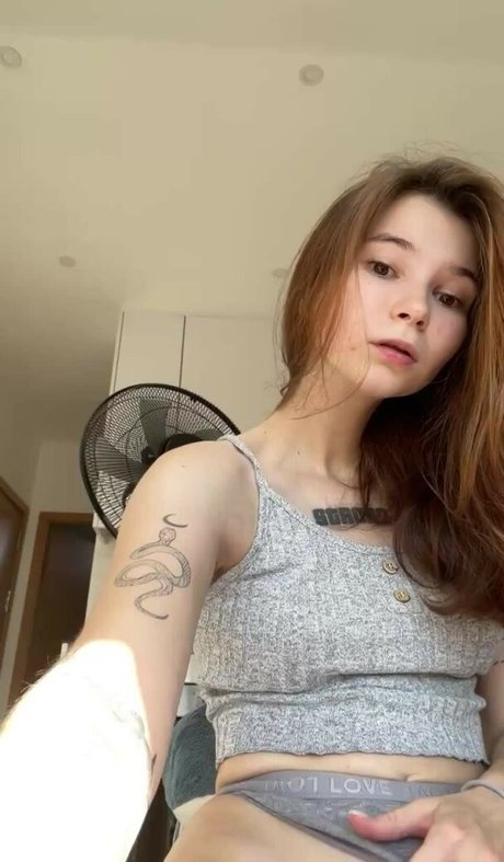 starkbloody11 onlyfans model images