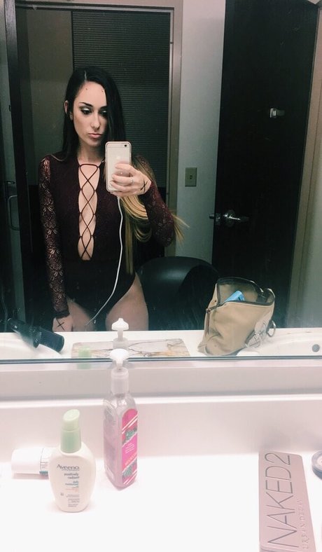 Leila Saltzman onlyfans pics leaked