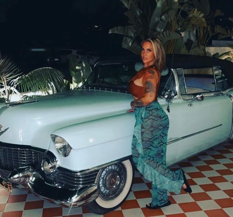 Victoria Love onlyfans images