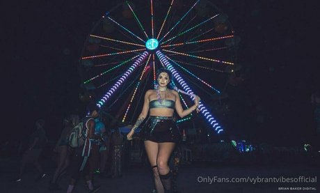 vybrantvibesofficial nude onlyfans pics
