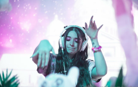 vybrantvibesofficial onlyfans leaked sex