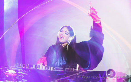 vybrantvibesofficial porn only fans