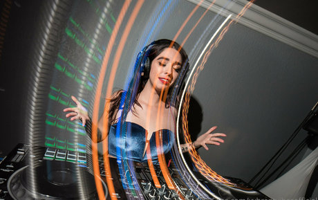 vybrantvibesofficial leaked onlyfans pictures