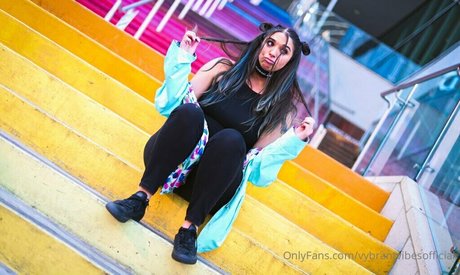 vybrantvibesofficial onlyfans page