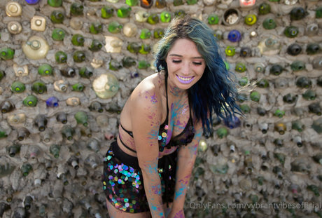 vybrantvibesofficial only fans xxx