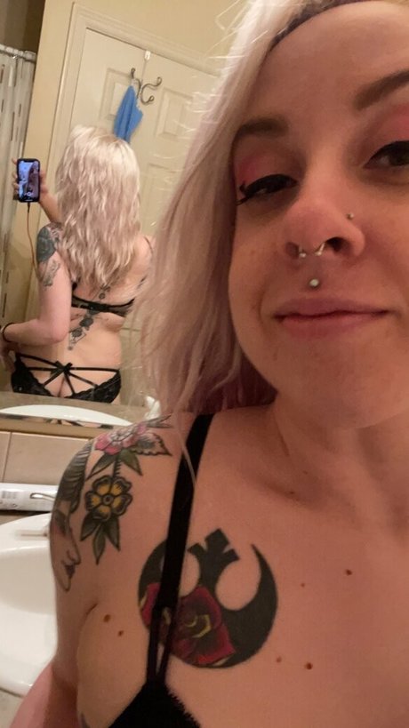 acoalminecanary onlyfans leaked nude