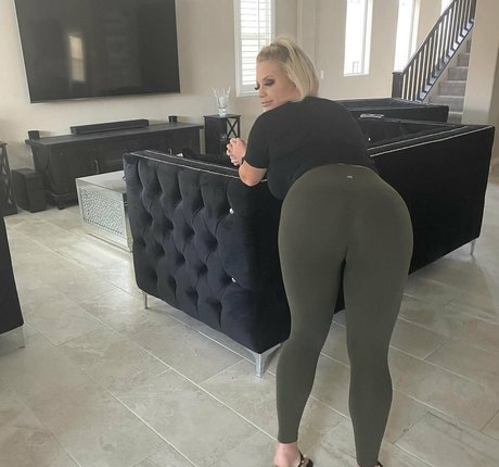 Chelsey Ashley onlyfans content