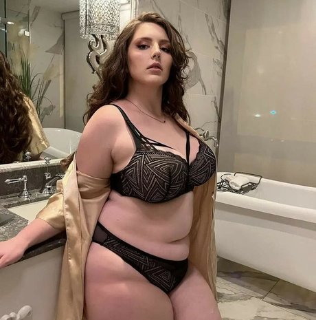 Kelley J nude onlyfans leaks