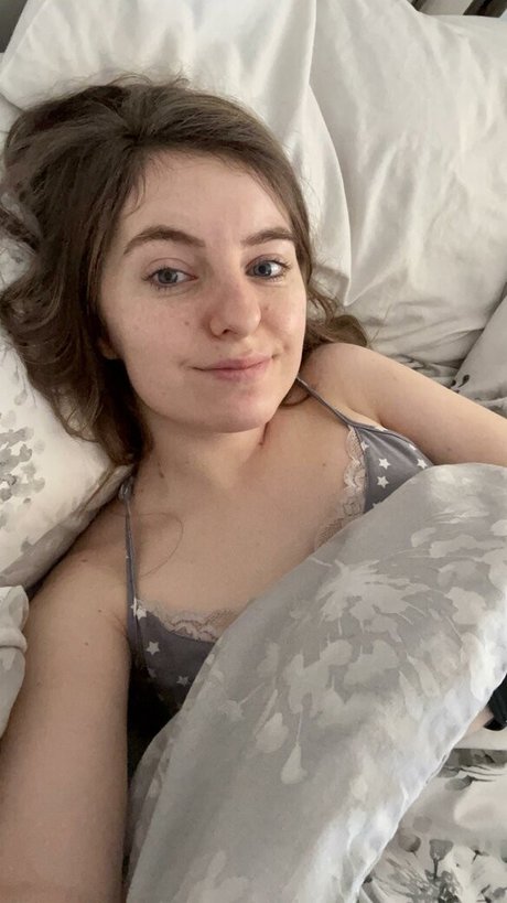 Averytinyleaf onlyfans model