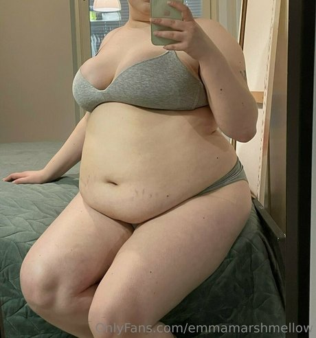 emmamarshmellow onlyfans star