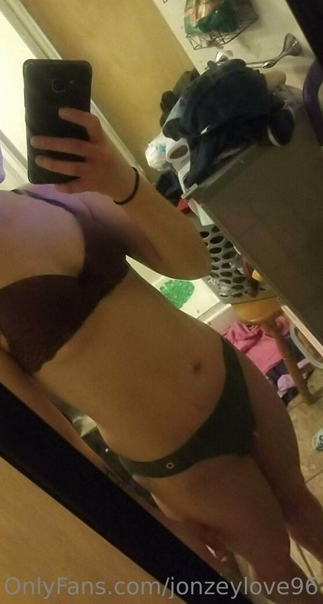 jonzeylove96 onlyfans naked leak