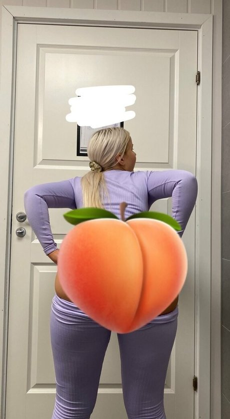 ninanyhagen onlyfans photo