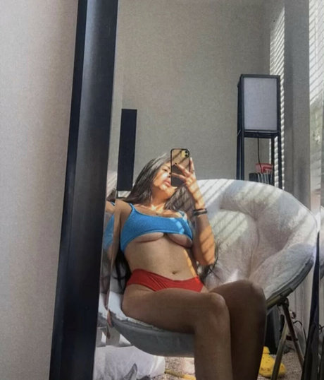 Emilia Torres onlyfans naked