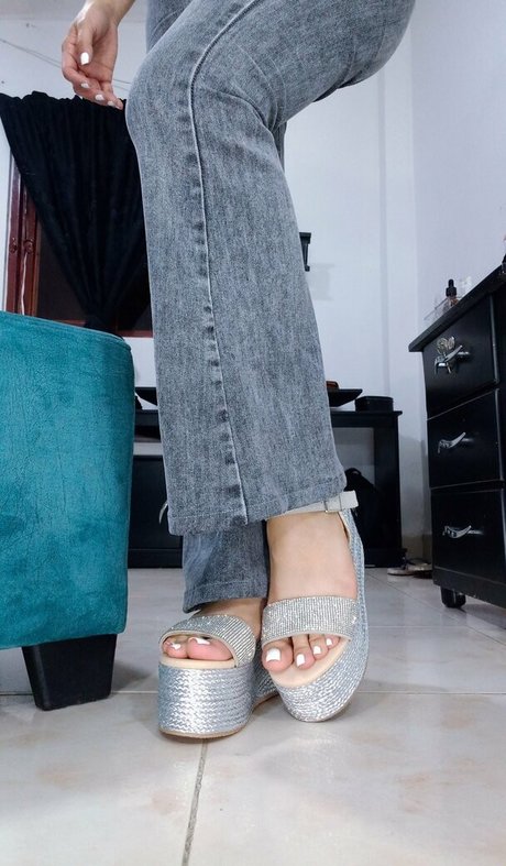 Angiiefeet onlyfans naked pics